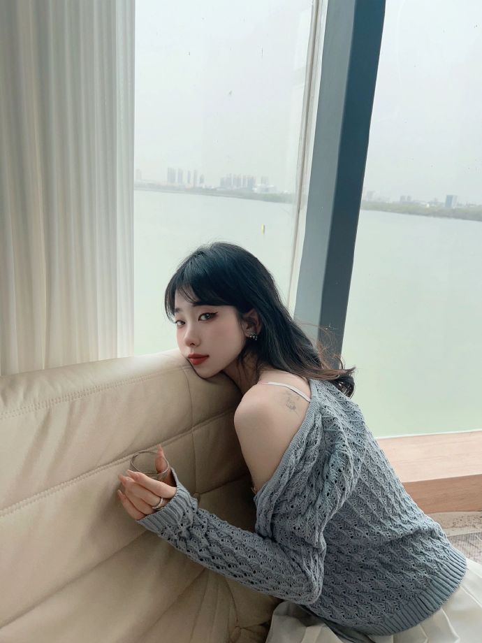 布里奇顿 封面