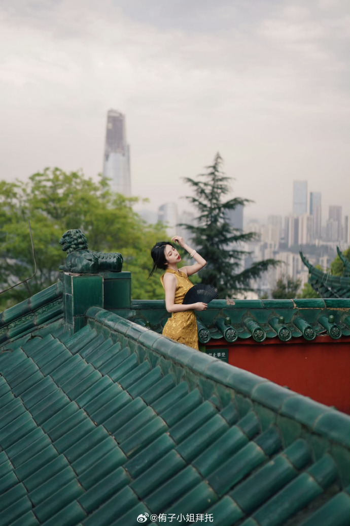 他是谁